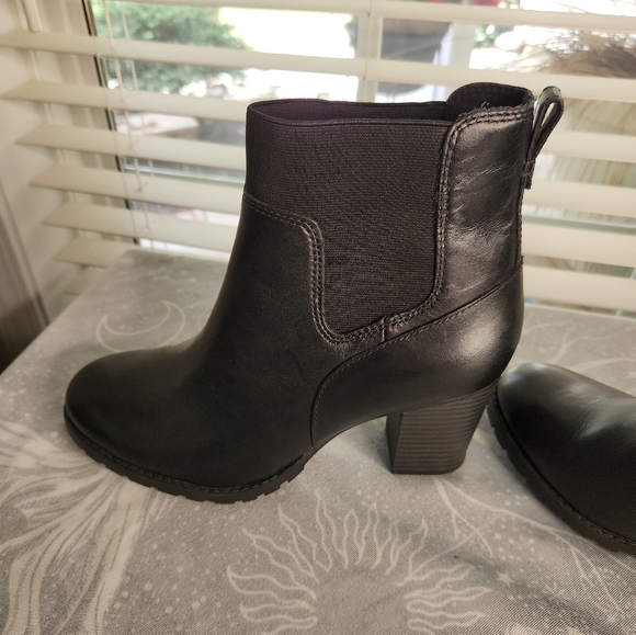 Clarks Black Leather Boots Size 9 - Picture 7 of 10
